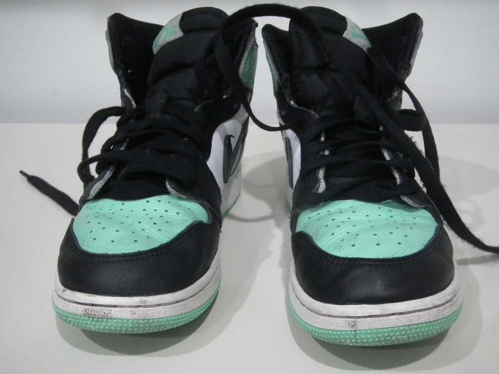 Nike Kid's (GS) Size 6.5 Air Jordan 1 Retro OG High Black Green Glow FD1437 130